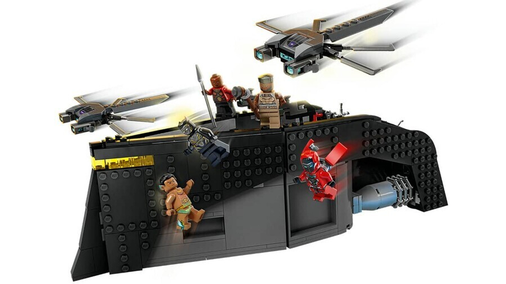 Конструктор LEGO Marvel 76214 Черная пантера битва на воде