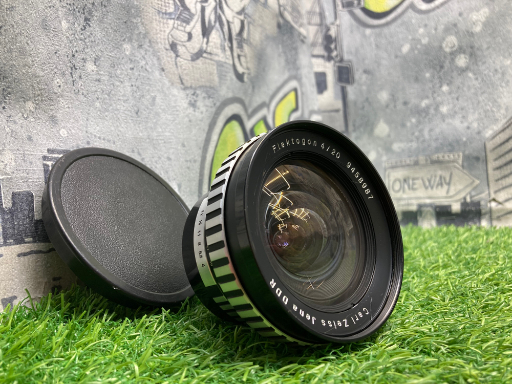 Carl Zeiss Flektogon 4/20mm