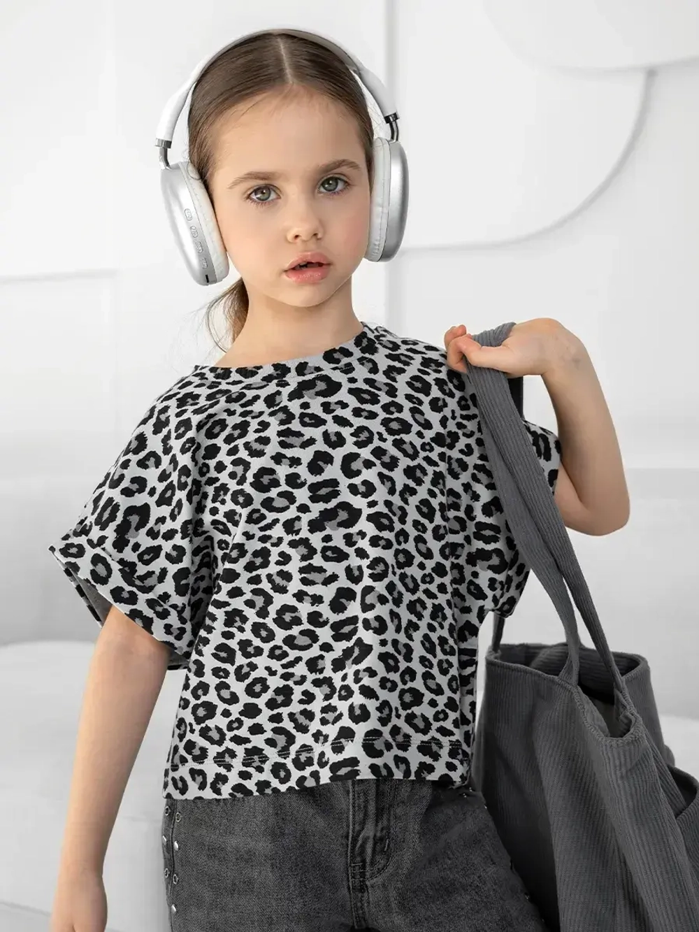 Леопардовая футболка для девочки на лето