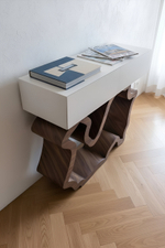 Консоль Эскальер