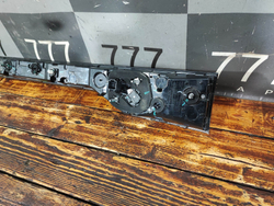 Фонарь задний центральный Geely Monjaro 21-нв Б/У Оригинал 7057045900