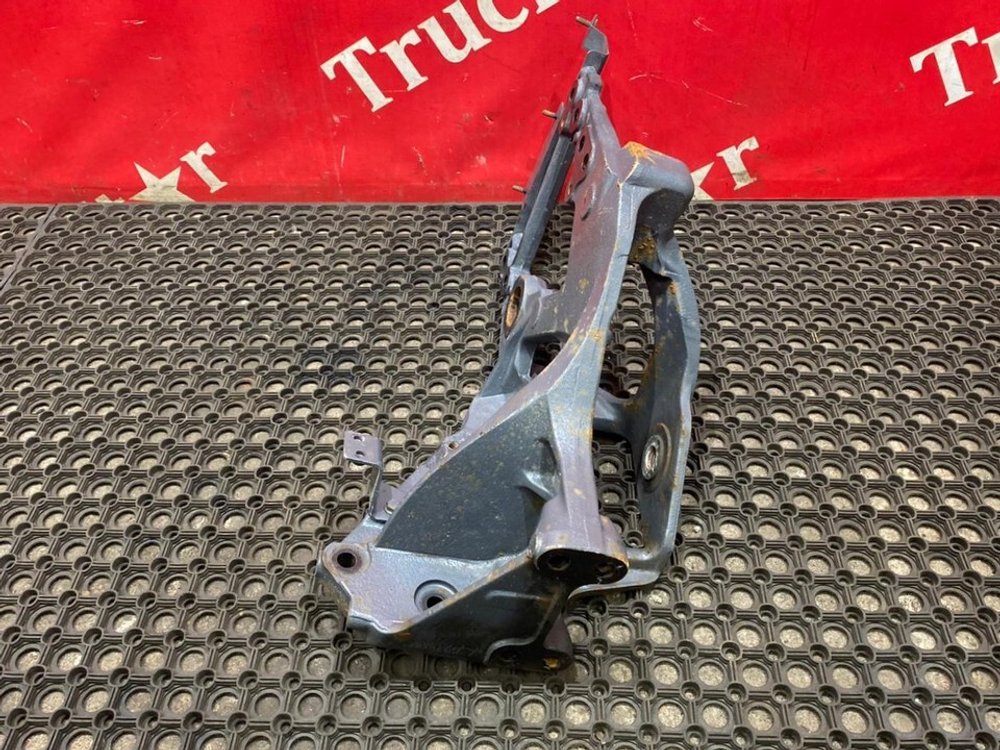 Кронштейн рессоры передней левый 2019г.