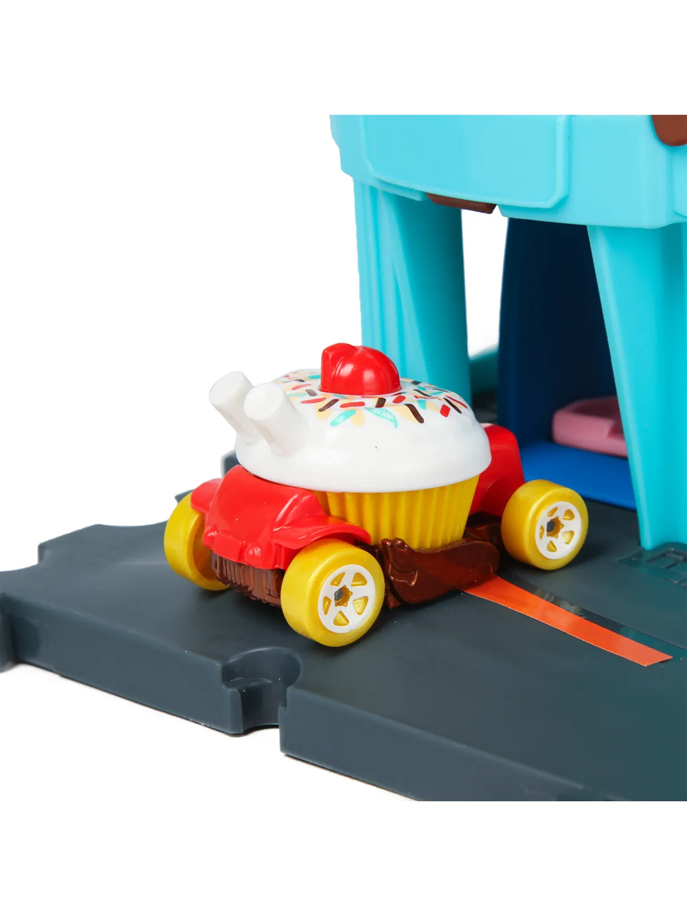 Игровой набор Hot Wheels City «Магазин мороженого» HTN77 | City Downtown Ice Cream Swirl | трек с лифтом 1:64 | 4+