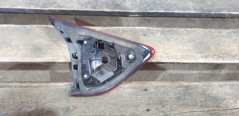 Фонарь задний правый внутренний Mazda CX-5 1 (KE) 11-17 Б/У Оригинал KD53513F0