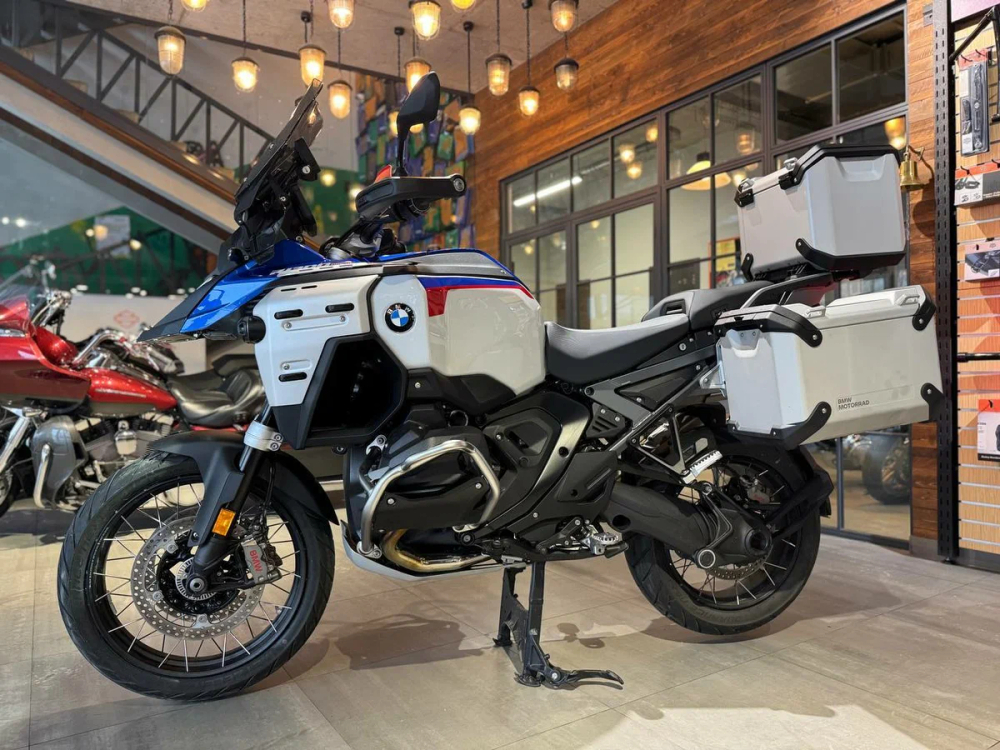 BMW R 1300 GS Adventure автомат с кофрами