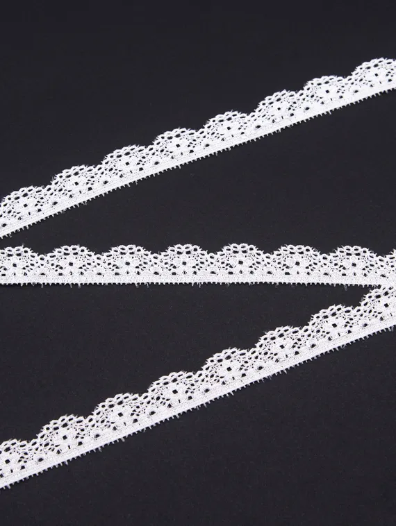 02-39 Кружево узкое эластичное 1,5 см, белый 001