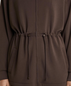 Oysho Толстовка длинная с высоким воротником и регулируемой талией из мягкого модала, темно-коричневый