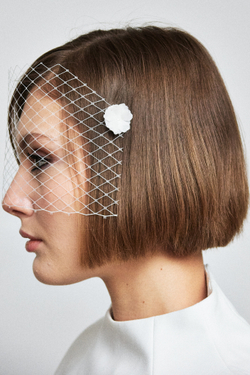 Вуаль белая на заколках