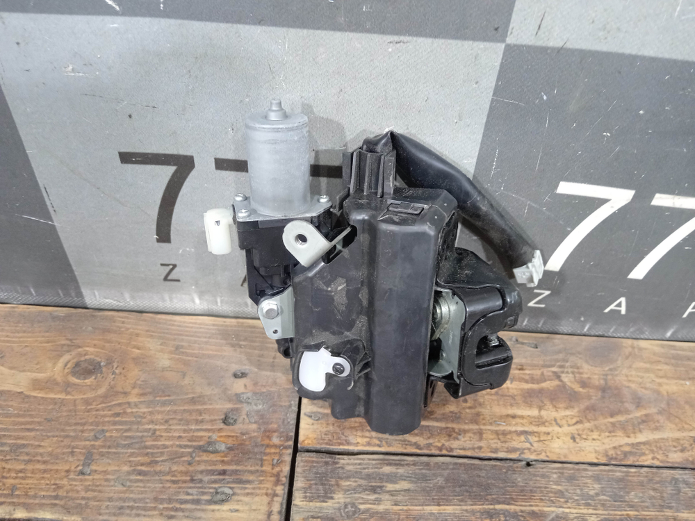 Замок багажника Toyota RAV4 V (XA50) 18-нв Б/У Оригинал 6935042080