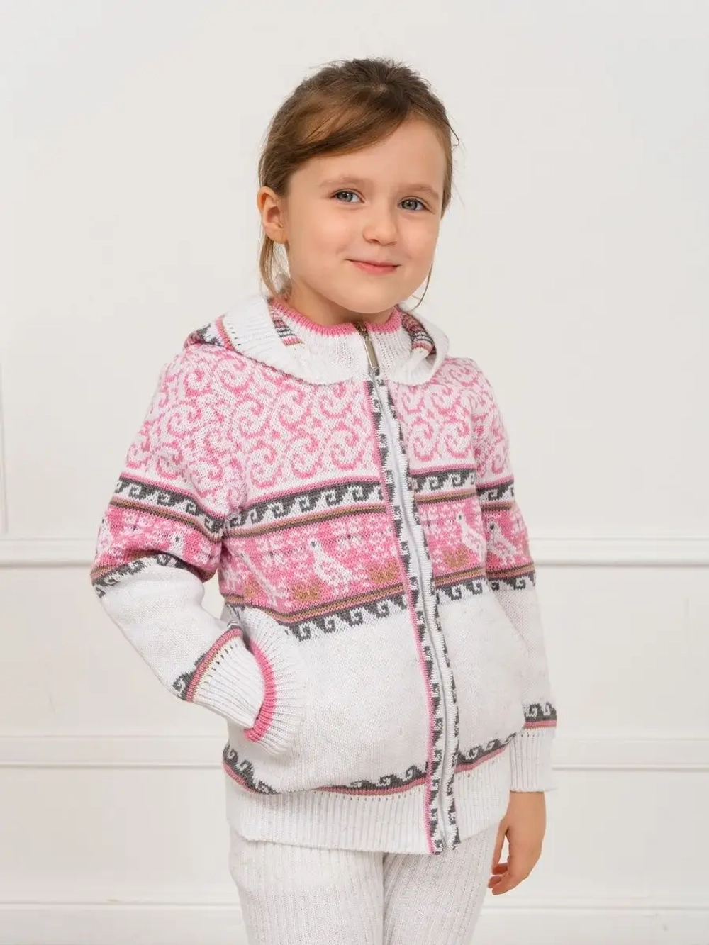 Кофта вязаная с капюшоном