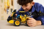 Конструктор LEGO Technic 42209 Электрический колесный погрузчик Volvo L120