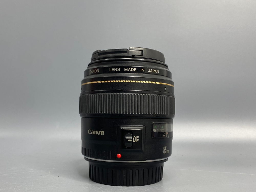 Canon EF 85mm 1.8 USM