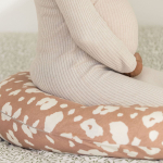 Подушка для кормления BEABA Big Flopsy бежево-белая