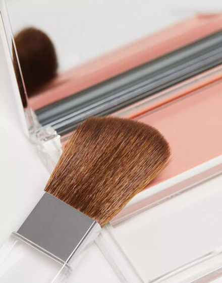 Румяна CLINIQUE  Blushing Blush Powder Blush - Innocent Peach 7g