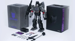 Трансформирующийся программируемый робот с голосовым управлением Robosen Hasbro Megatron Flagman (English version)