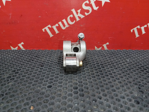 Коромысло впускного клапана 2024г.