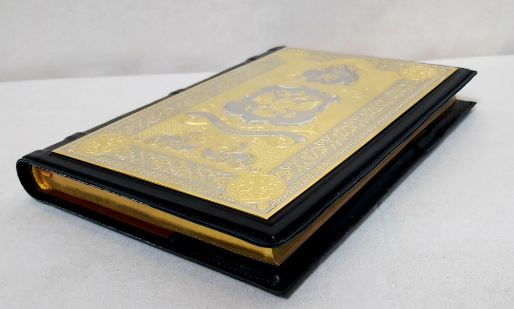 Ежедневник А5 «Герб России»  в подарочном футляре (Златоуст)