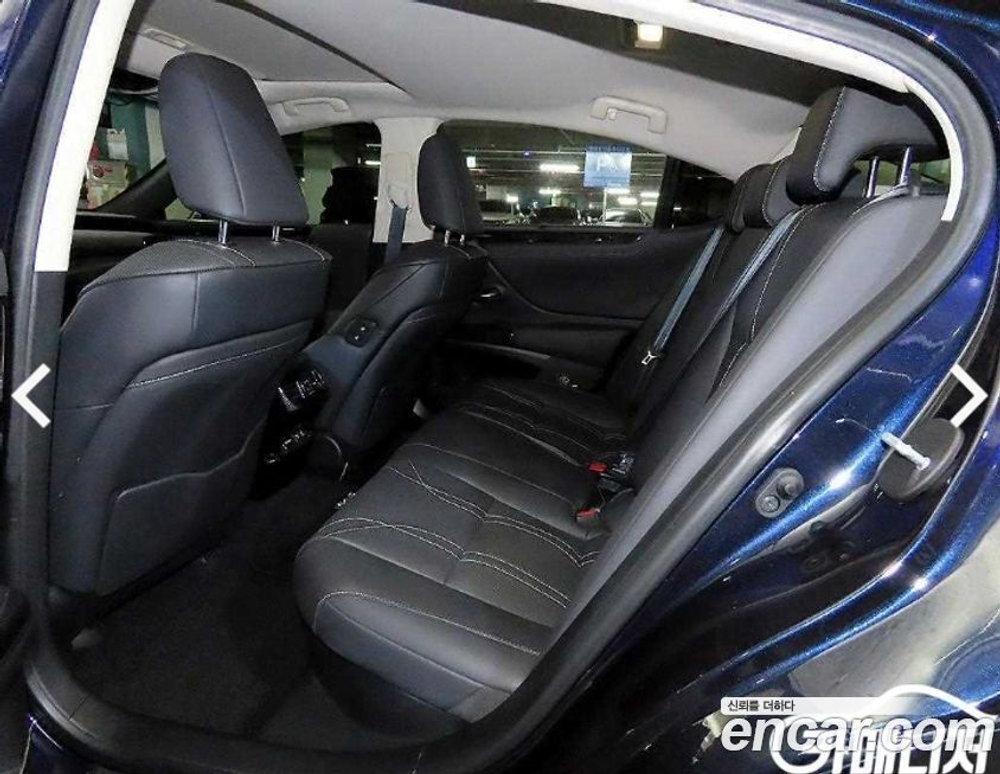 Lexus ES300h 7 Generation Executive (04.2020)
