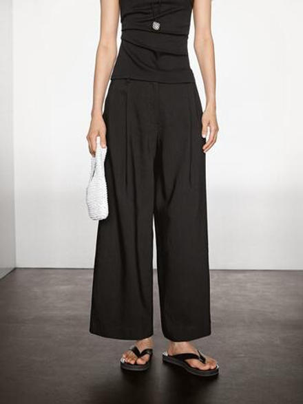 Massimo Dutti Брюки из струящегося смесового льна с защипами, черный
