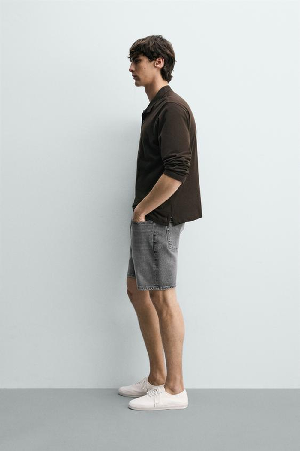 ZARA ДЖИНСОВЫЕ ШОРТЫ REGULAR FIT, СЕРЫЙ