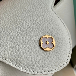 Louis Vuitton Capucines MM