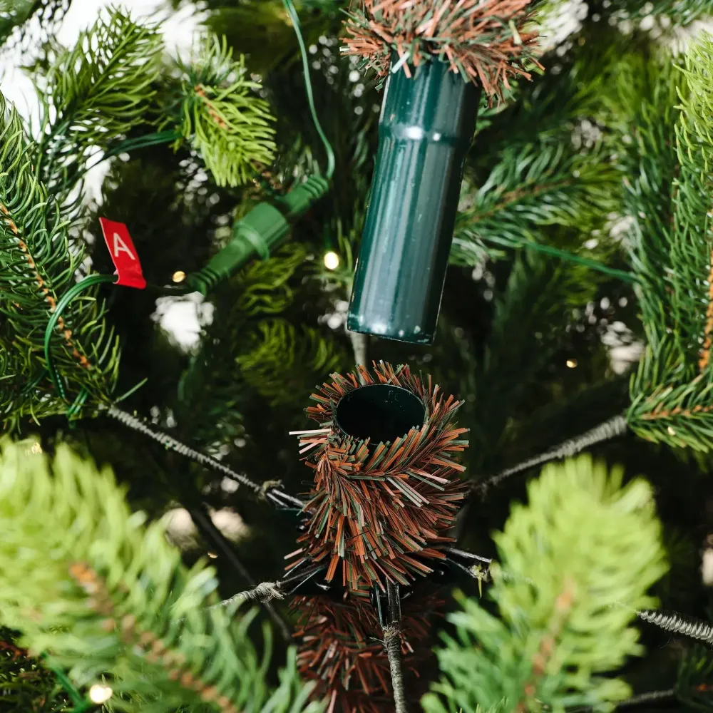 Елка с гирляндой встроенной «La Manche» (Литая хвоя) 270 см / 2,7 м