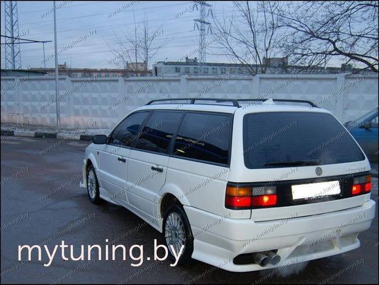 Бампер задний Rieger  для VW Passat B3