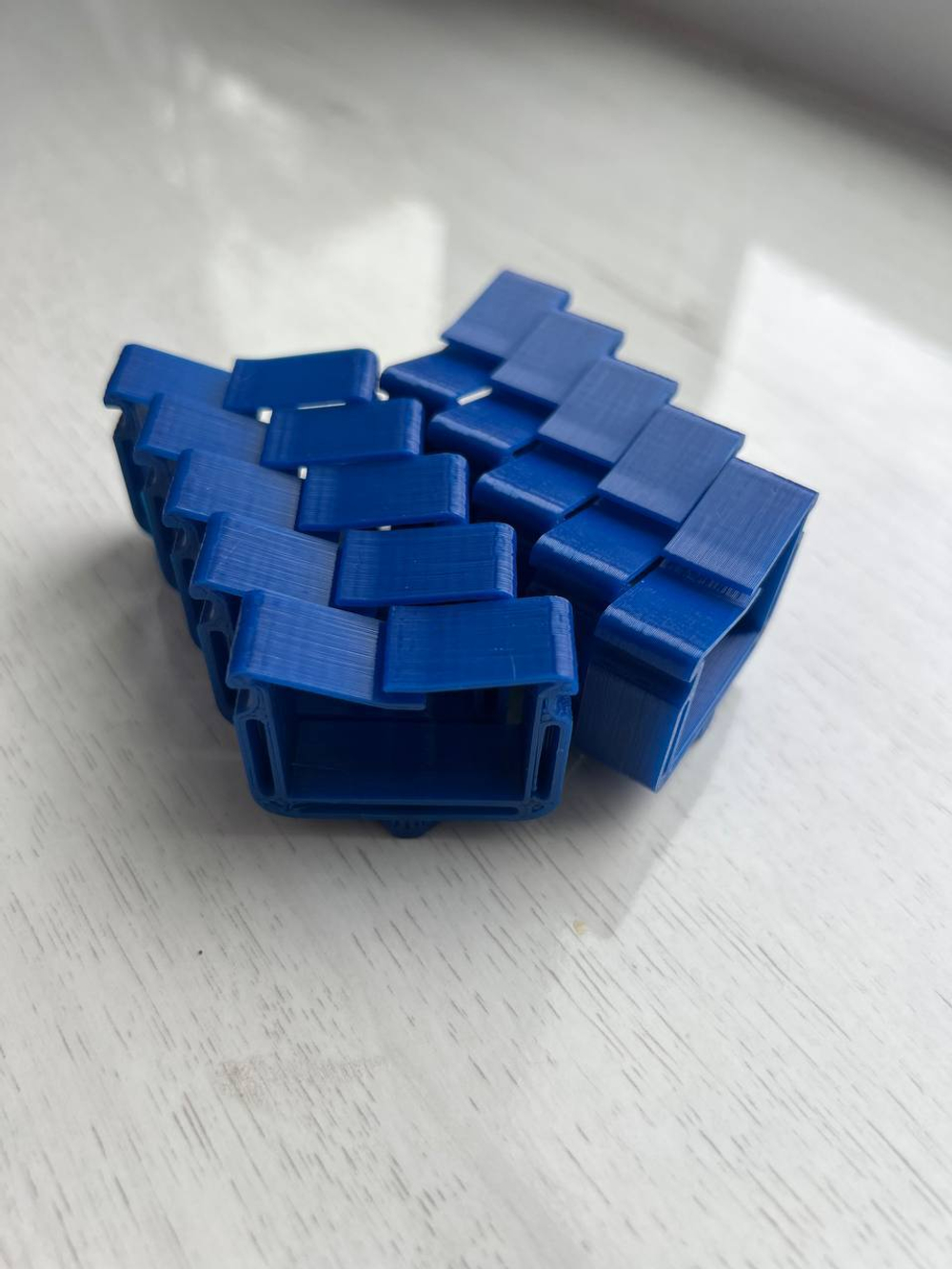 Пластиковый зажим ED44P10 для фиксации в шкафу кабеля (3шт упаковка) диам. до 28.5мм (крепится на DIN-рейку)