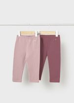 двое леггинсов