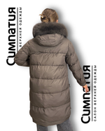 Удлиненный пуховик хаки цвета