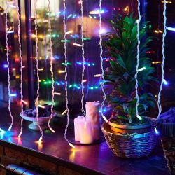 ULD-C2030-240-TWK MULTI IP67 Занавес светодиодный с эффектом мерцания. 3х2м. Соединяемый. 240 светодиодов. Разноцветный свет. Провод белый. TM Uniel.