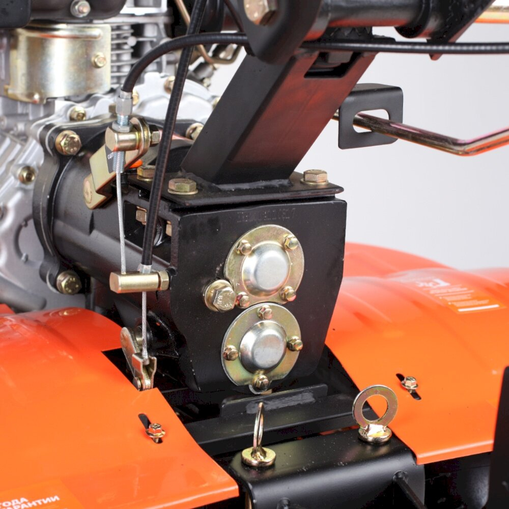 Мотоблок дизельный PATRIOT BOSTON-6D 6 л,с; фрезы: 1050 mm; 2 вперед+ 1 назад;(440701535)