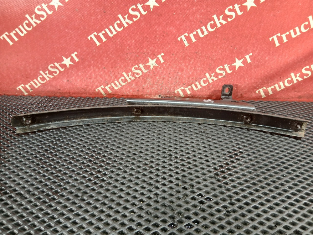 Кронштейн крыла переднего правого