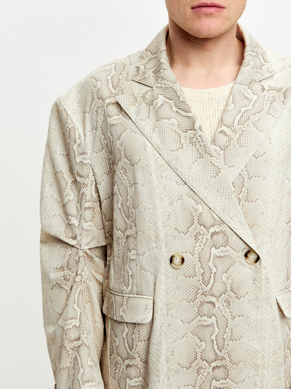 Тренчкот SAVE со змеиным принтом