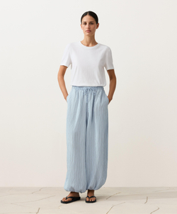 OYSHO Длинные брюки-блумер полосатые, пыльно-голубой