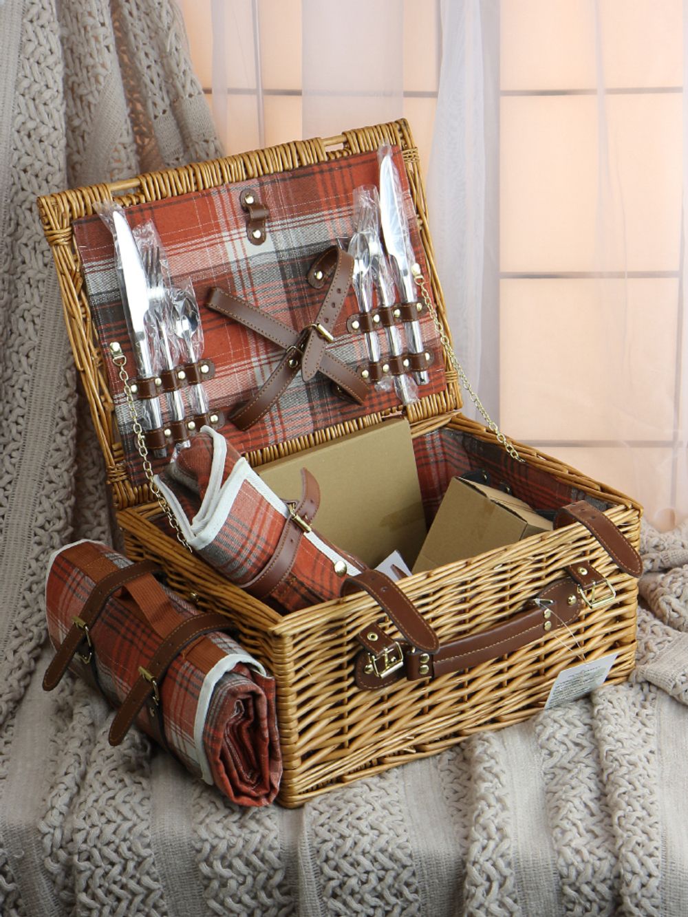 HOLYDAY BASKET Набор для пикника с термосумкой и пледом на 2 персоны