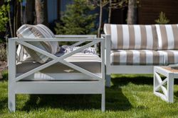 MIA, диванная группа L