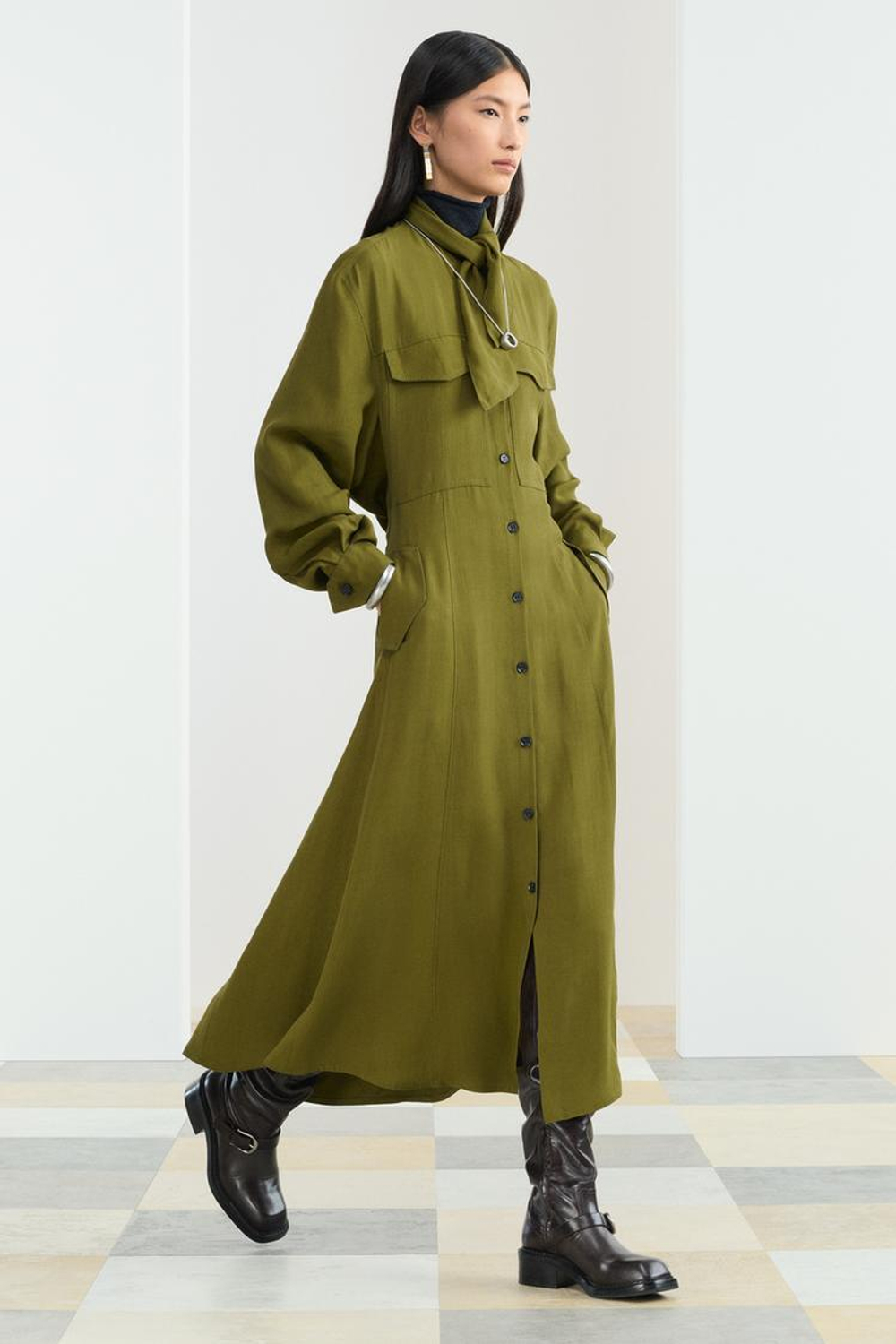 ZARA ПЛАТЬЕ МИДИ С ВЫСОКИМ ВОРОТНИКОМ, ХАКИ