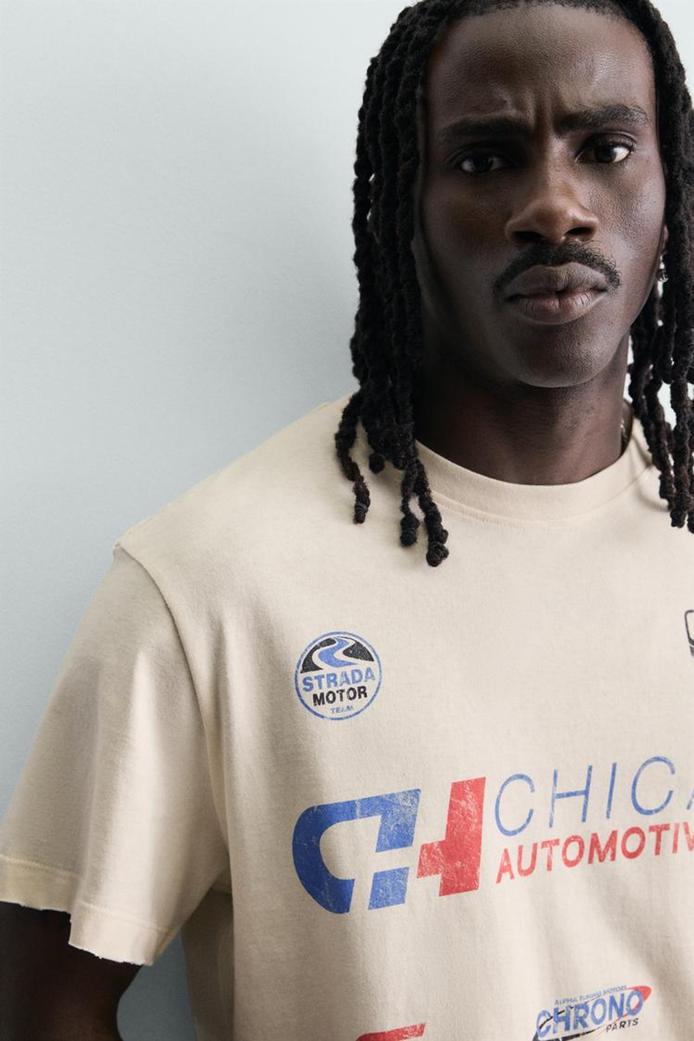 ZARA ФУТБОЛКА ИЗ ТКАНИ С ЭФФЕКТОМ ПОТЕРТОСТИ И ПРИНТОМ, ЖЕЛТОВАТО-БЕЛЫЙ