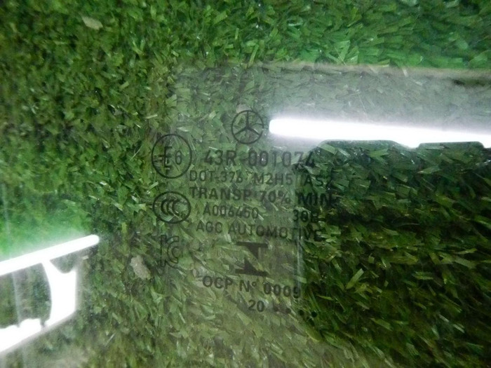 Стекло двери переднее правое Mercedes B w247 (2018-н.в.)