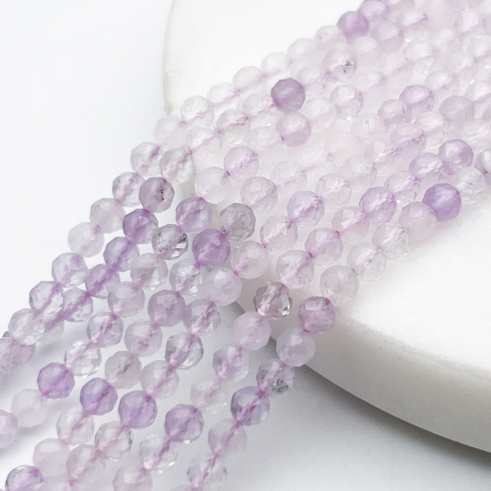 Аметист лавандовый+кварц граненый бусины, диаметр 3,4-3,5 мм, цена за отрезок 19 см (1/2 нити)