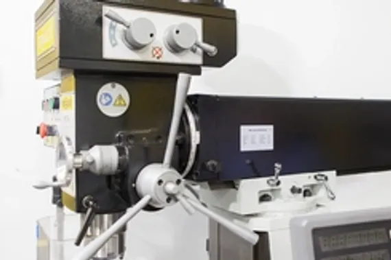 Инструментальный фрезерный станок STALEX WFM 750 Servo