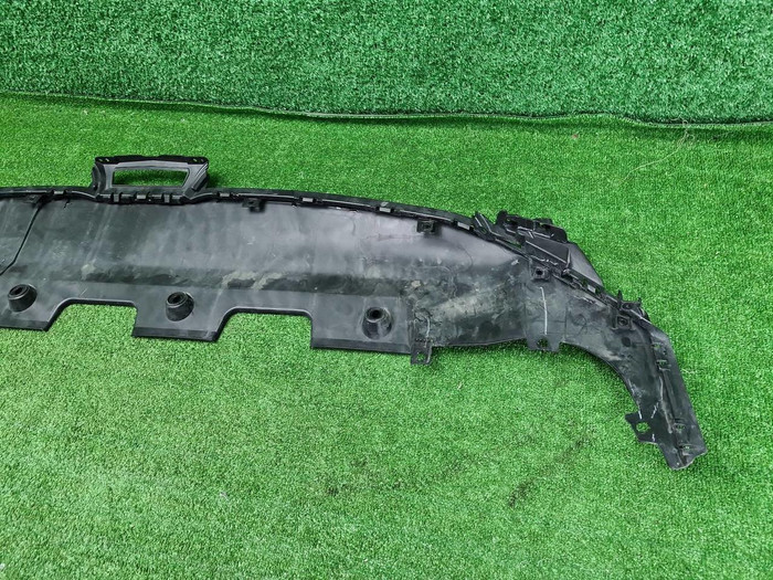 Юбка переднего бампера Hongqi HS3 (2023-н.в.)