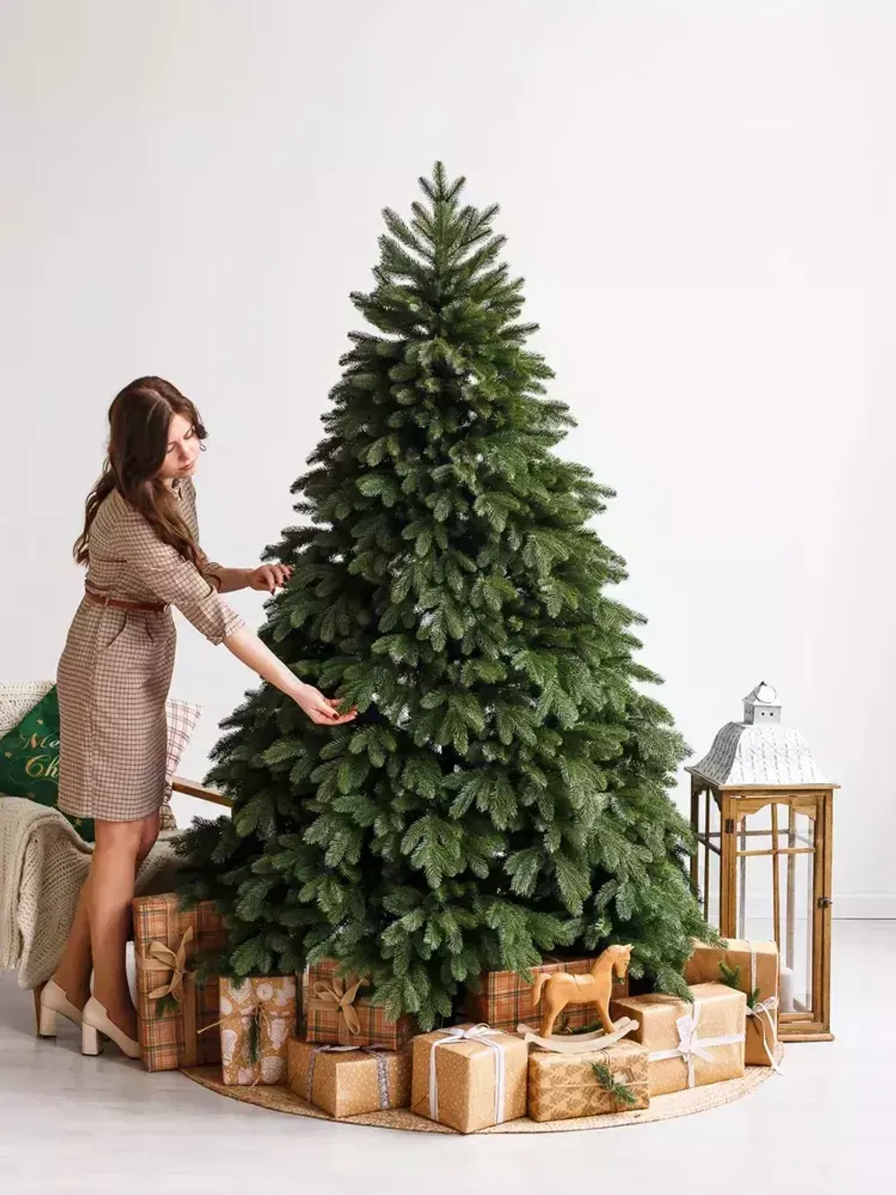 Искусственная ель «Барнелло» (Литая хвоя) 240 см / 2.4 м