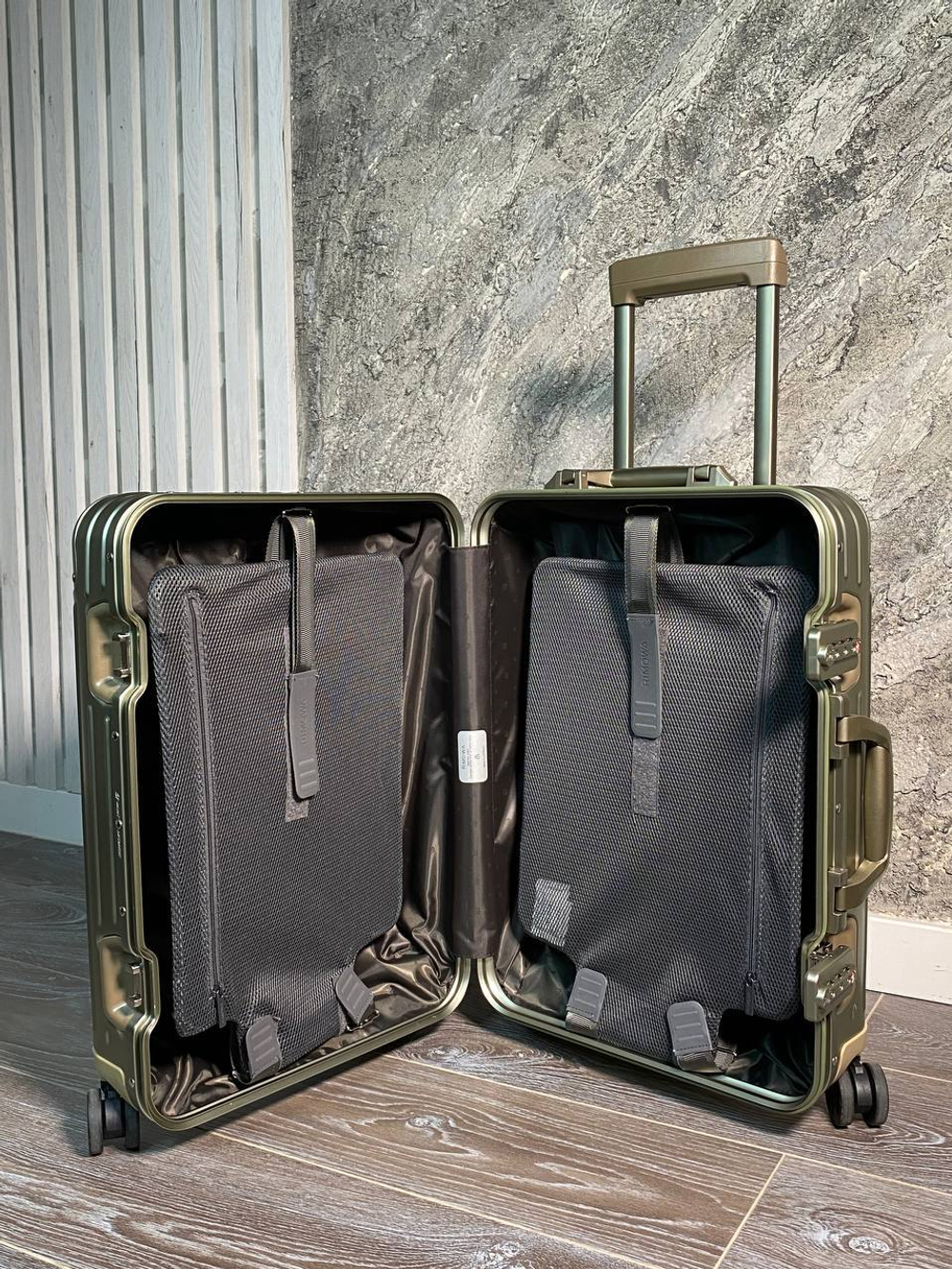 Чемодан Rimowa