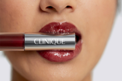 Clinique Pop Plush Creamy Lip Gloss - Увлажняющий блеск для губ, 3,4 ml