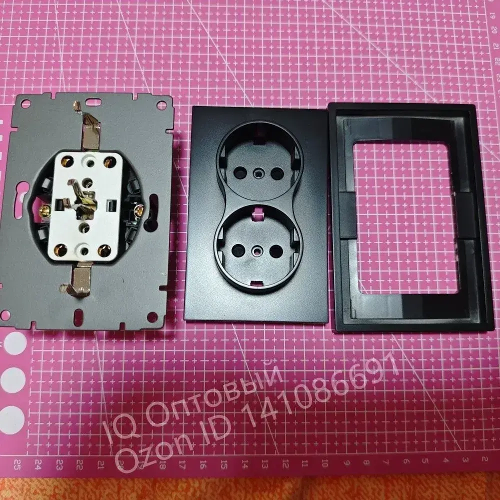 Розетка двойная с рамкой с заземлением встраиваемая 1 шт,черный