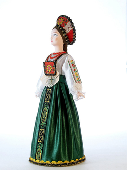 Кукла коллекционная в традиционном девичьем костюме