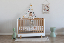 Детская кроватка Фабрика Облаков Onlybaby Scandi, без маятника молочный, дерево