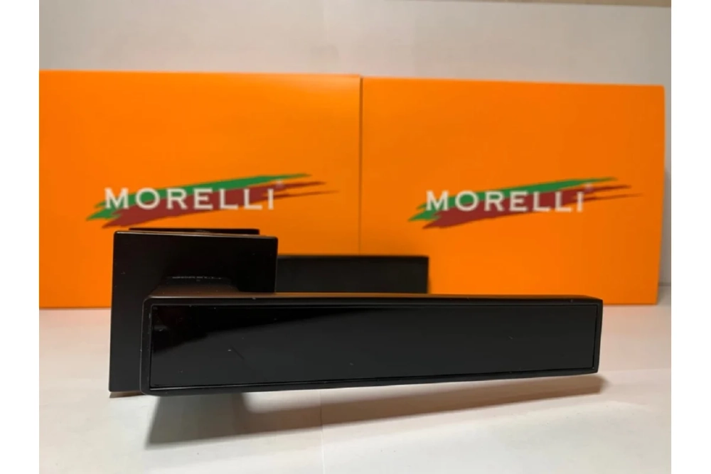 Дверная ручка MORELLI MH-48-S6 BL на квадратной розетке 6 мм, цвет черный 9012522